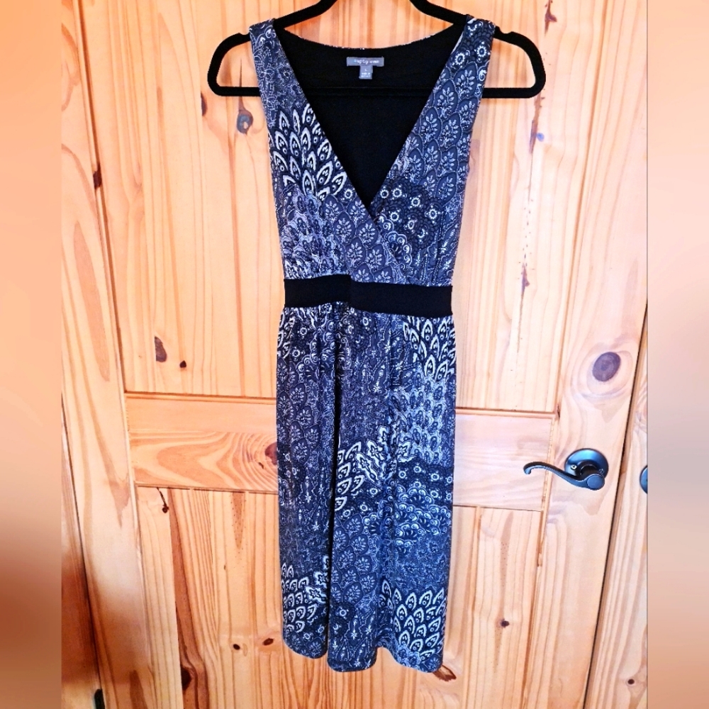 Apt 9 Knee Length V-Neck Wrap Top Dress Paisley Print Tie Back Stretch Size L